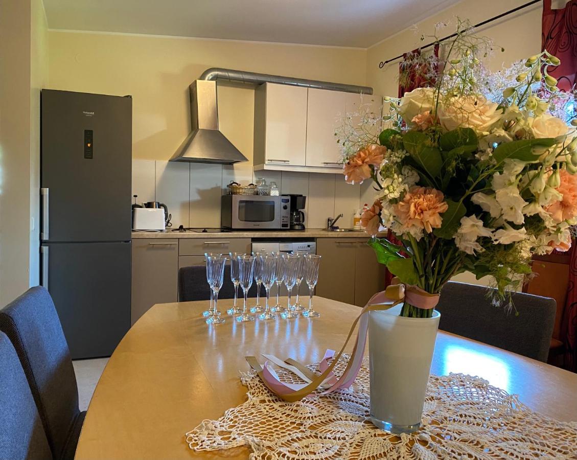 Villa Meri Apartments Pärnu Esterno foto