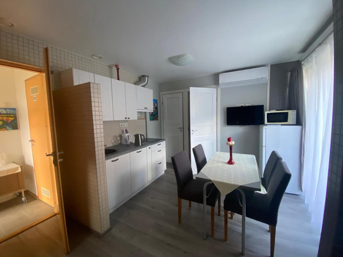Villa Meri Apartments Pärnu Esterno foto