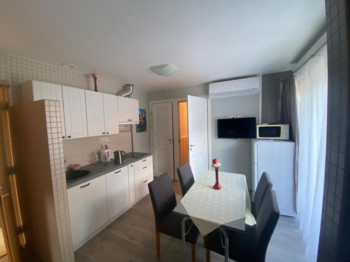 Villa Meri Apartments Pärnu Esterno foto