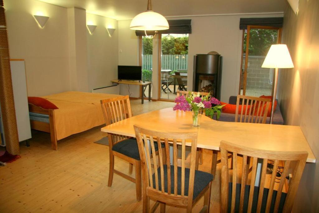 Villa Meri Apartments Pärnu Esterno foto