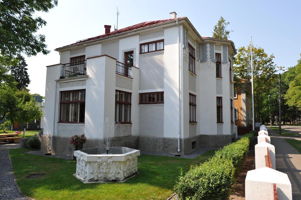 Villa Meri Apartments Pärnu Esterno foto